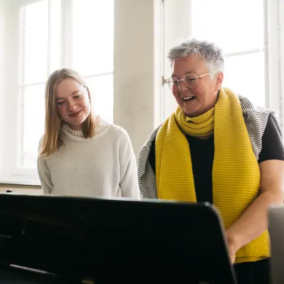 muziek - jazz - docent lachend